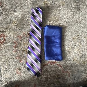 Men’s neck tie and matching pocket square